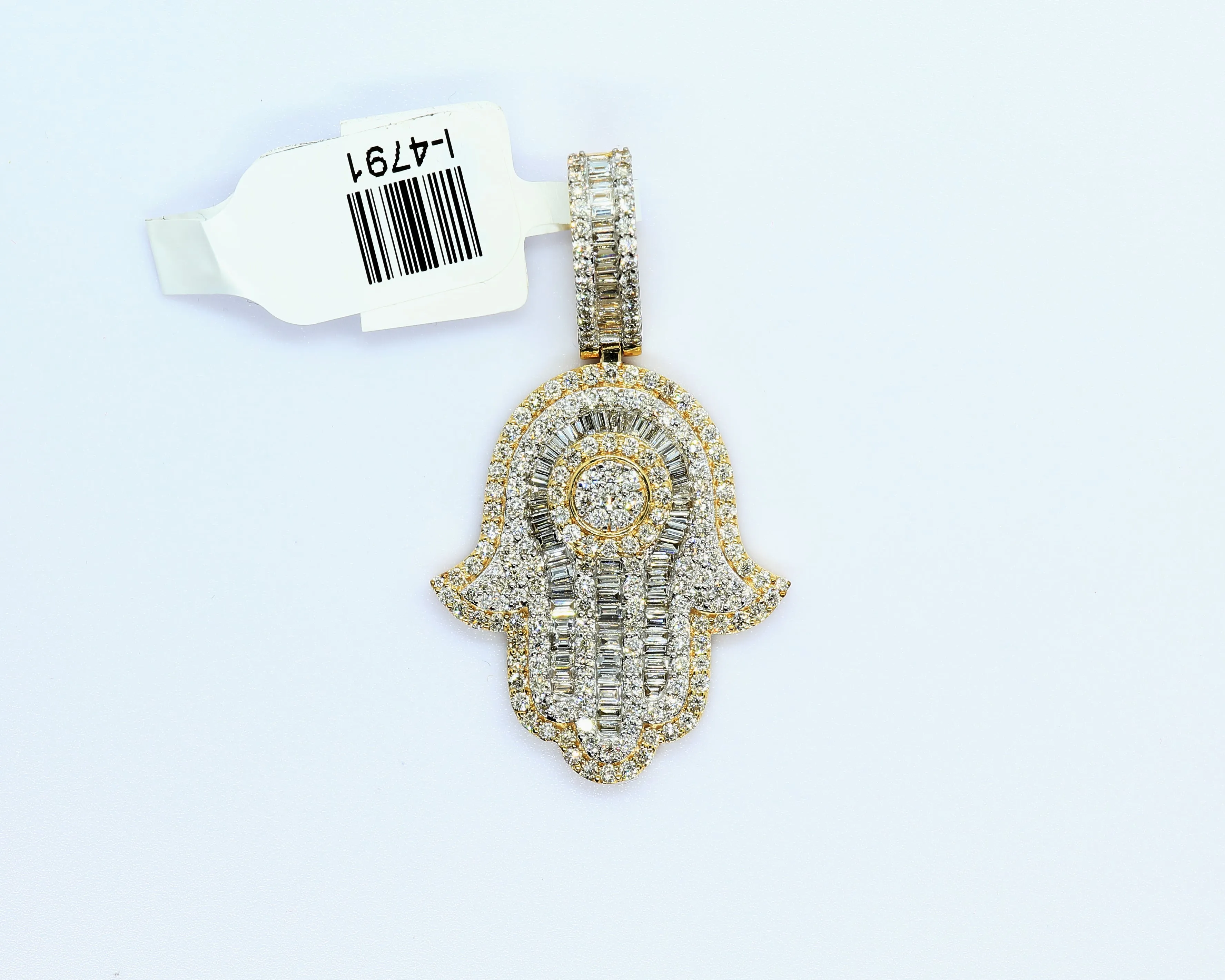 10K Two-Tone Hamsa Pendant 3.01Ctw