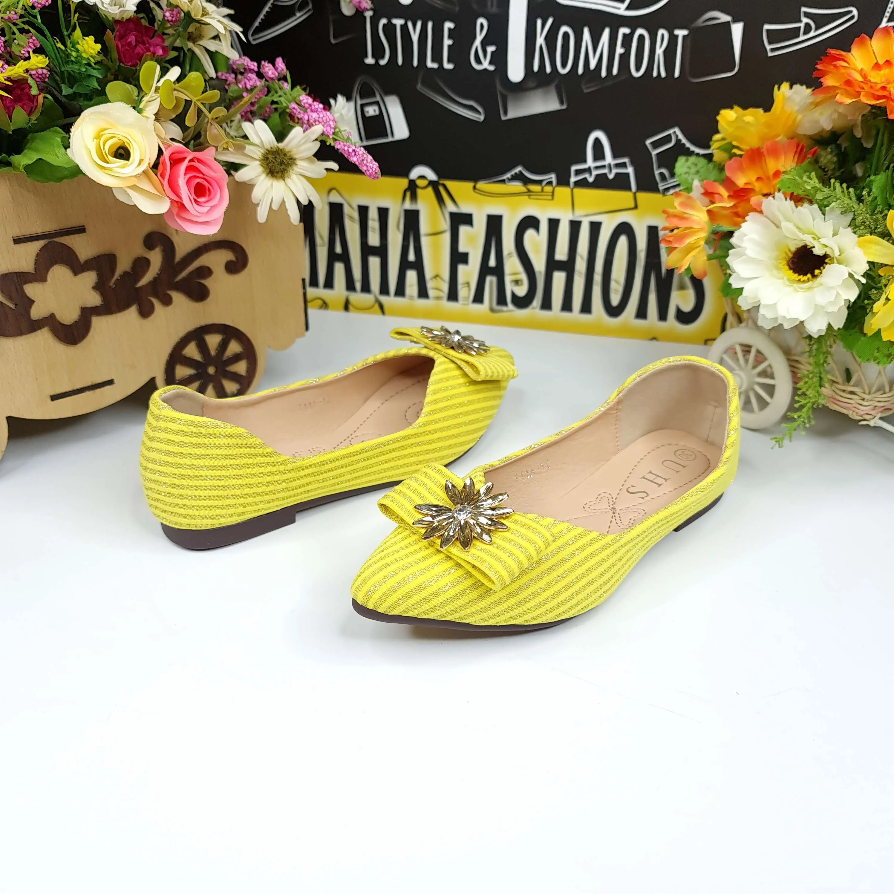 Kids Yellow Buckle Pumps