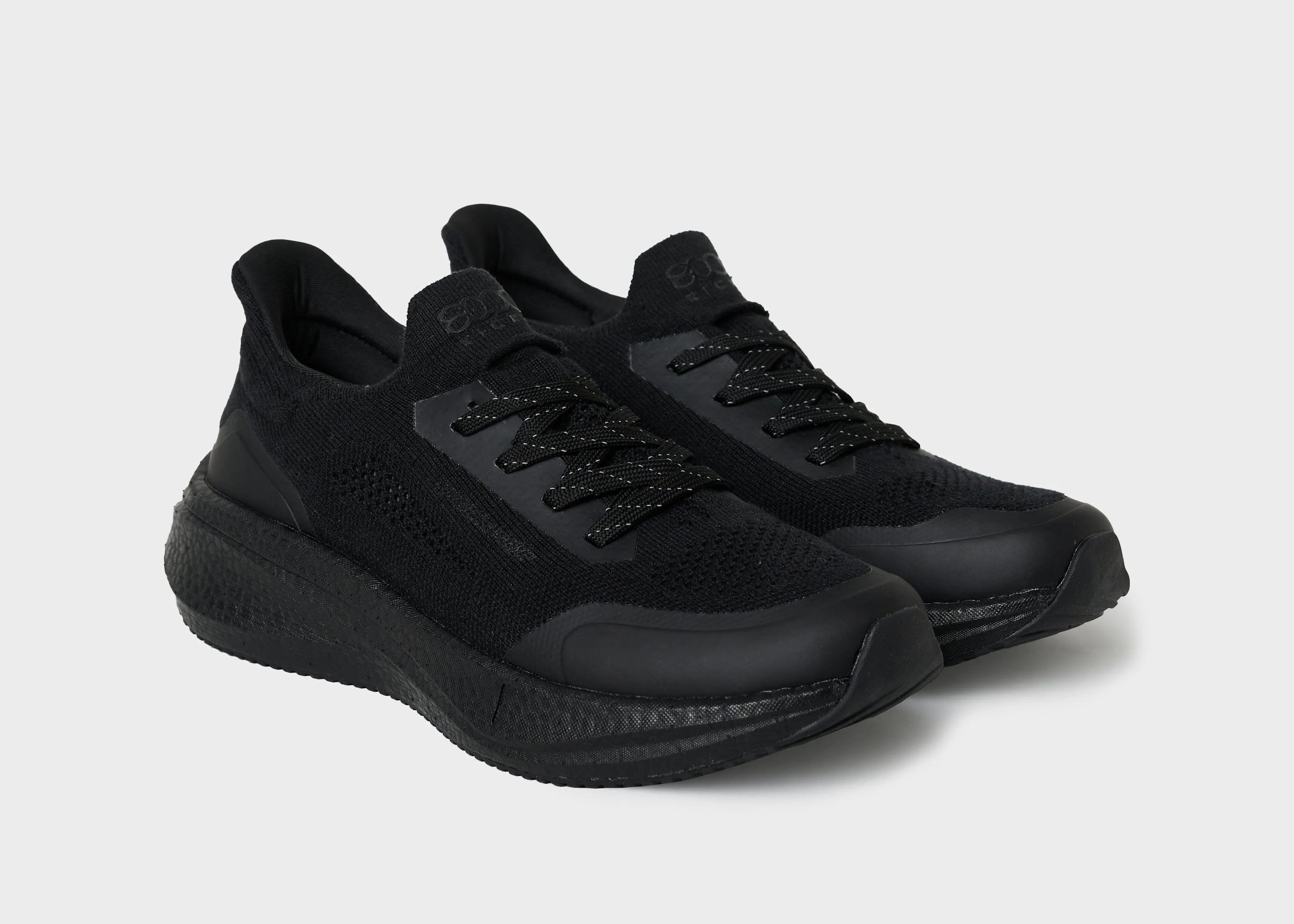 Runners for Women in Full Black